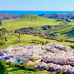 Casa Da Luz 9 , Golf View Townhouse بيت للعطل بودينز