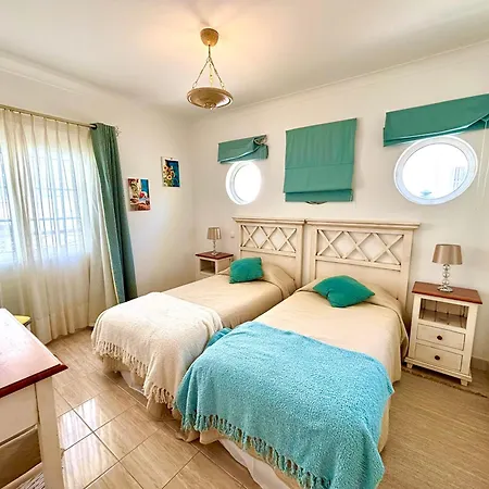 Casa Da Luz 9 , Golf View Townhouse * Вила-ду-Биспо