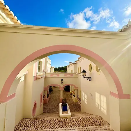 Casa Da Luz 9 , Golf View Townhouse Сasa de vacaciones Budens